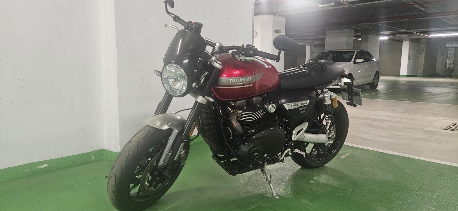 Triumph Speed Twin 1200,2023 ,Doar 2.200 km, Ediție cu dotări premium