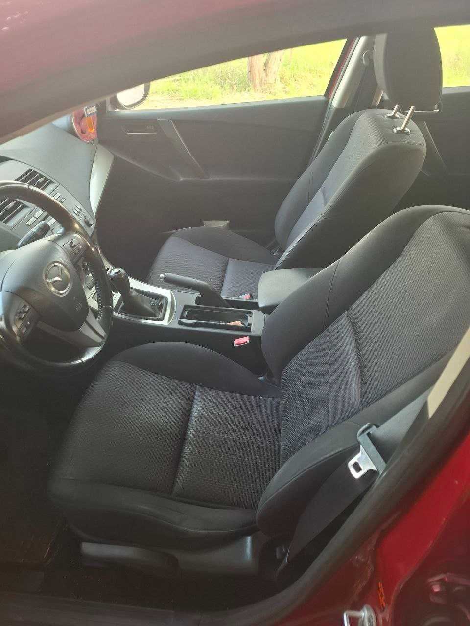 Vand Mazda 3 1,6, benzina
