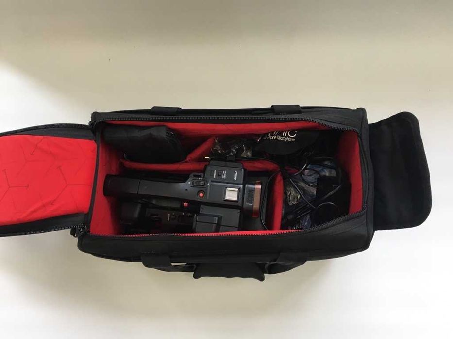 Почти нова луксозна чанта за камера – стил и защита на отлична цена!