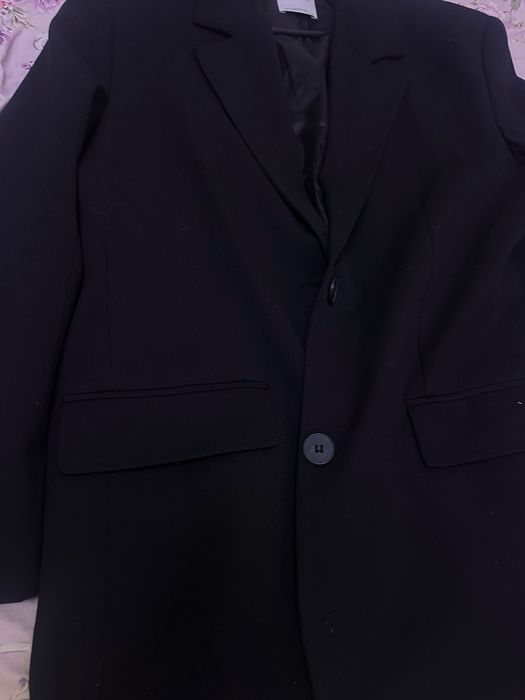 Черно сако Bershka (размер XS-S) – отлично състояние