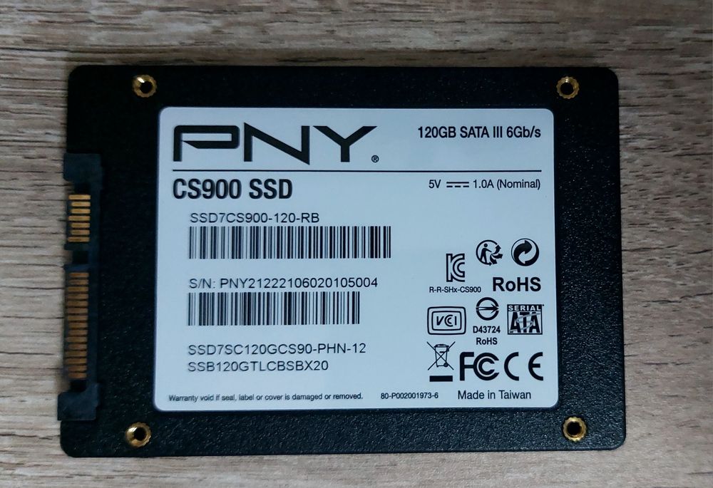 SSD 120GB состания как новый работает.