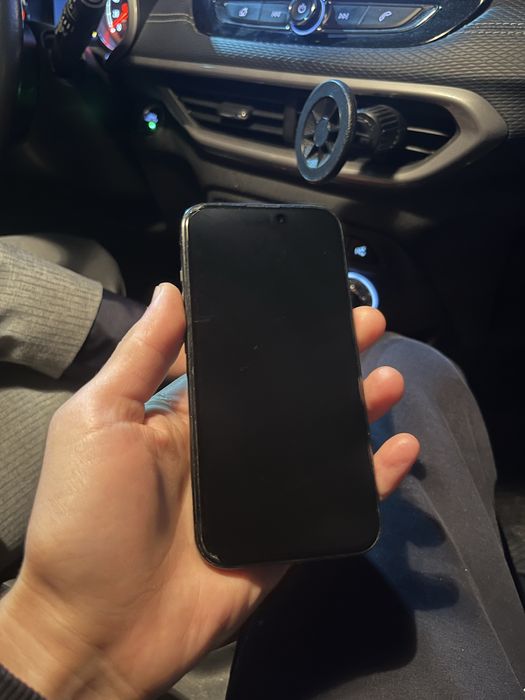 iphone 15  karobka bor ideal