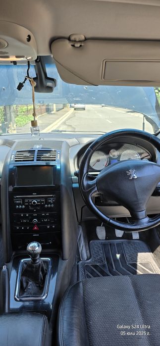 Продават се на части Пежо 407 и 307