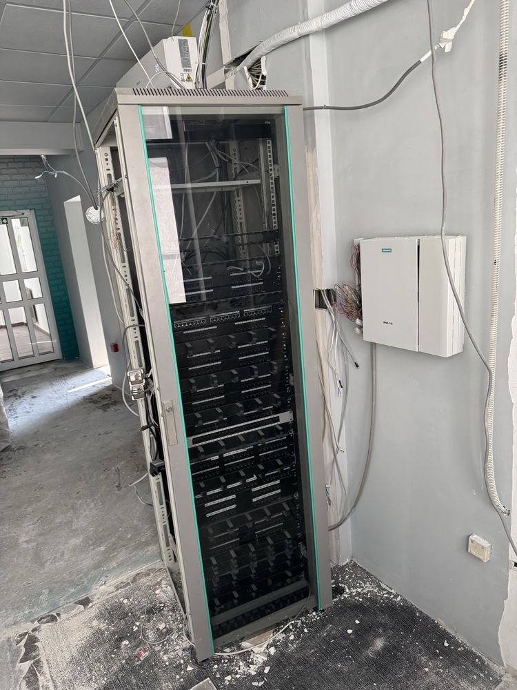 De vanzare dulap serveruri