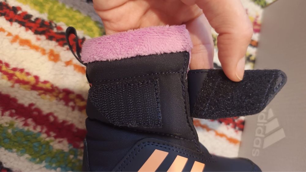 Cizme Adidas marimea 20 pentru bebelusi