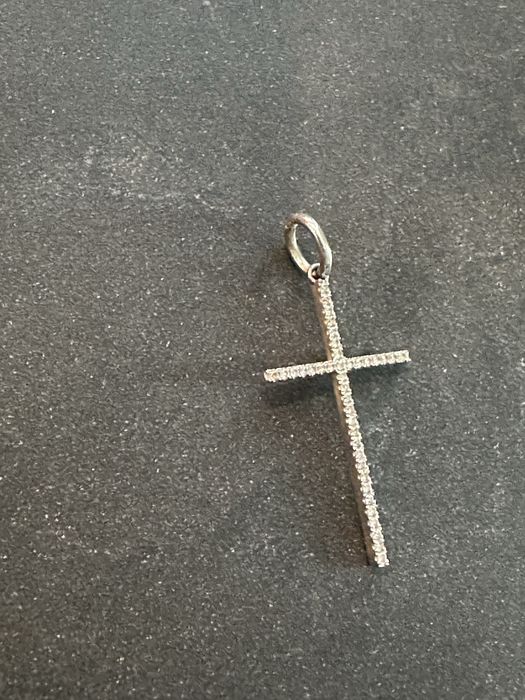 Cruciulita aur si diamante