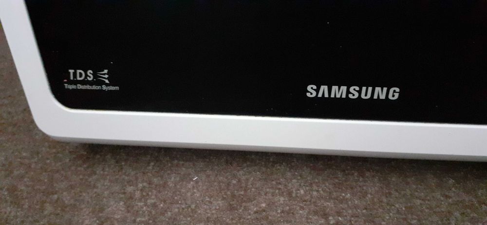 Микровълнова фурна Samsung за ремонт или части.