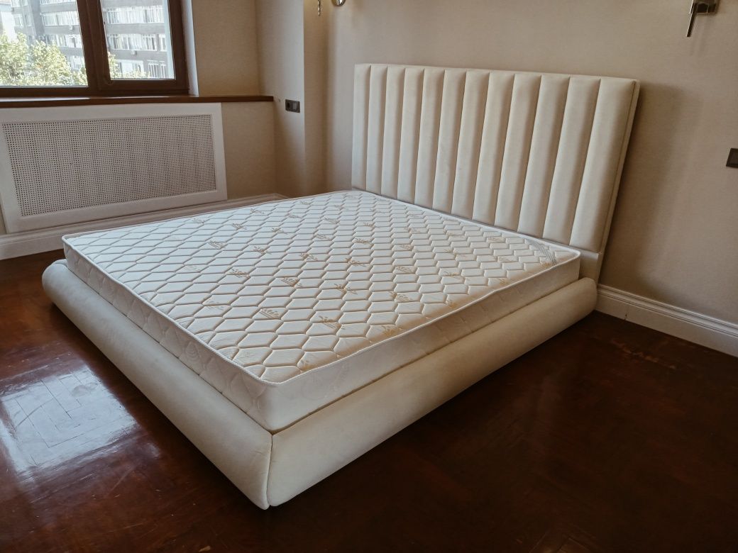 Кровать. Кровать на заказ.дизайнерская кровать..мягкая мебель на заказ