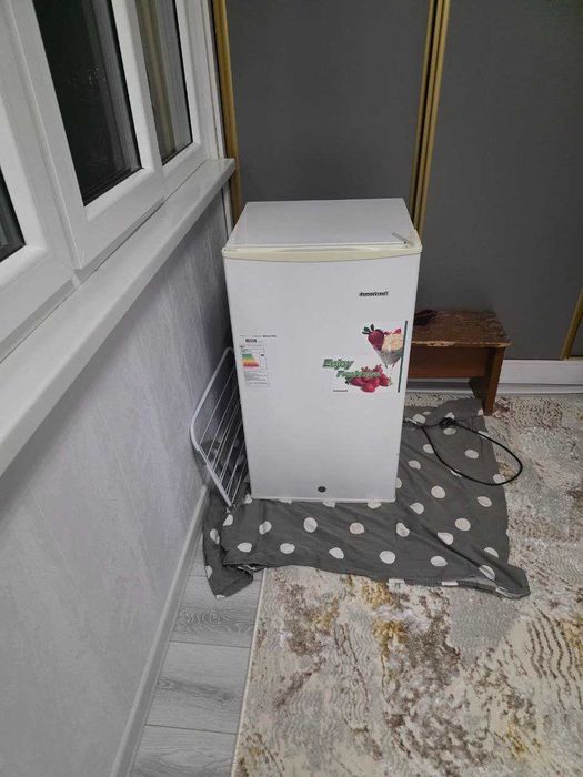 Продаётся мини холодильник