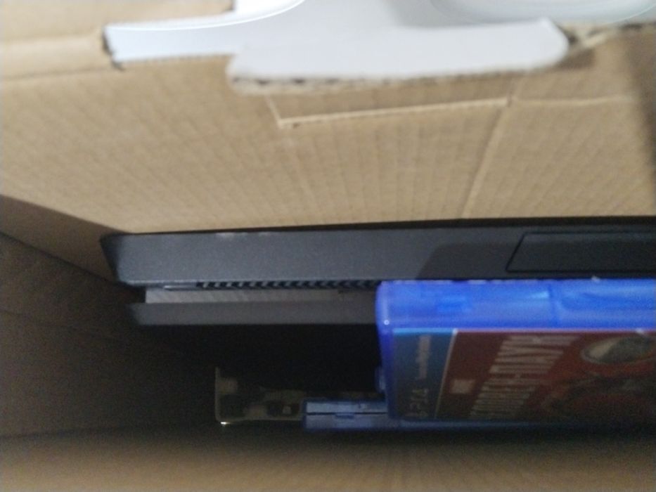 Пс 4 с джойстиком и проводами Hdmi тоже есть