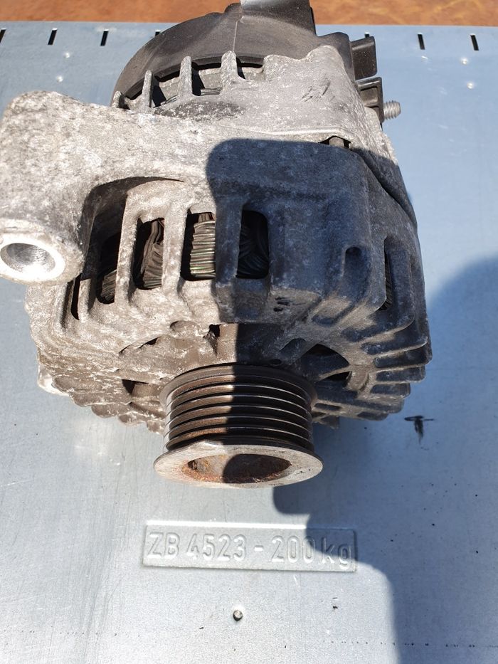 Alternator BMW N57D30A euro 5 cod: 8570672