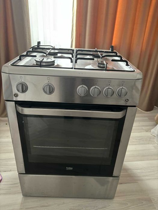 Aragaz 4 ochiuri inox