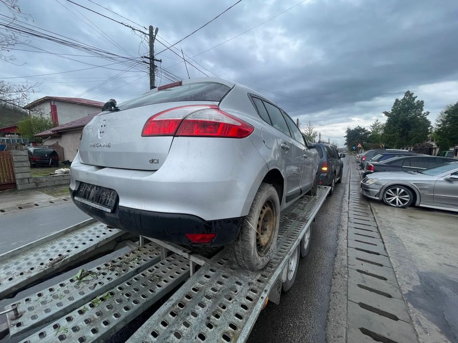 Dezmembram Renault Megane 3  1,5 DCi