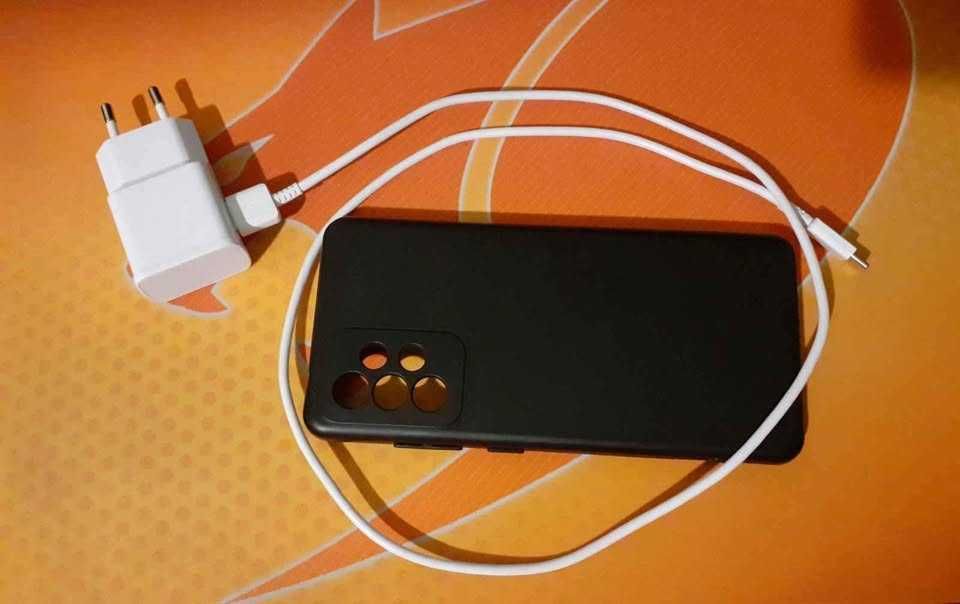 продавам samung a52s 128gb