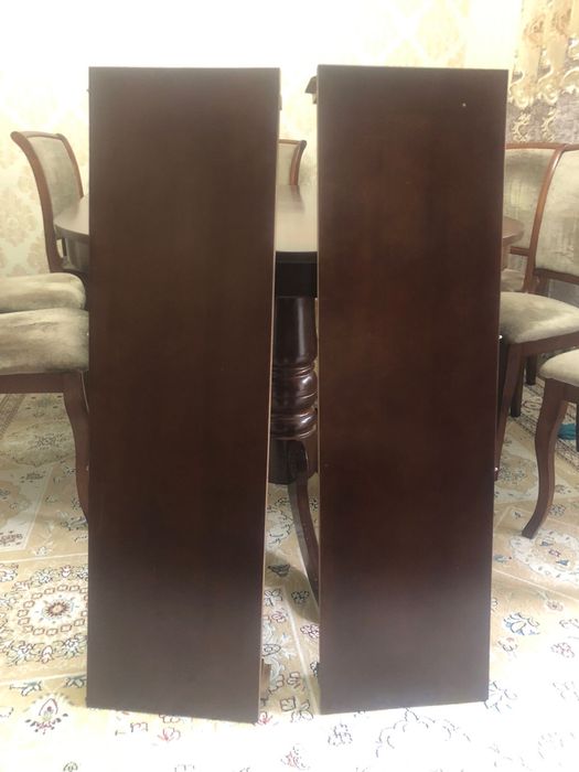 Стол и стулья. Срочно