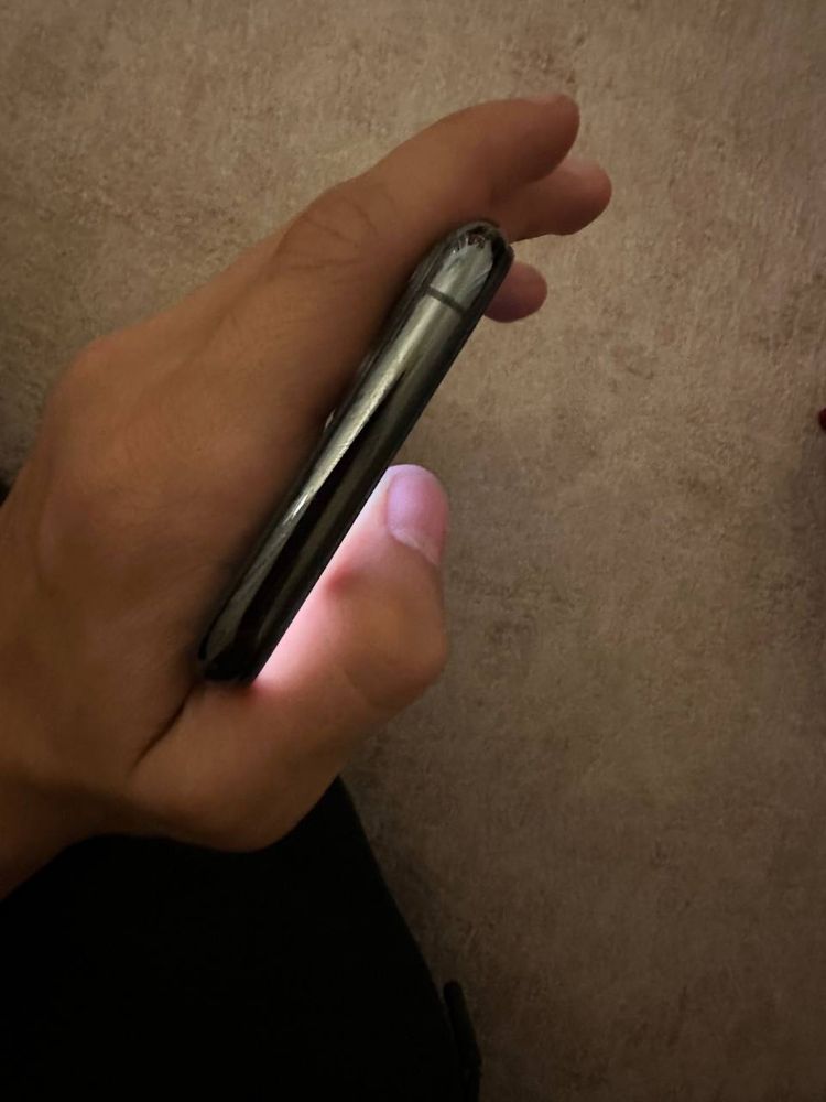 iphone 11 pro tinnu SROCHNO