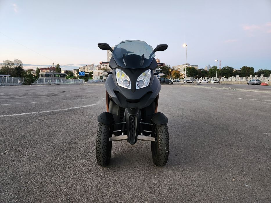 Quadro 350d , 313 cc, SE CONDUCE CU CAT B