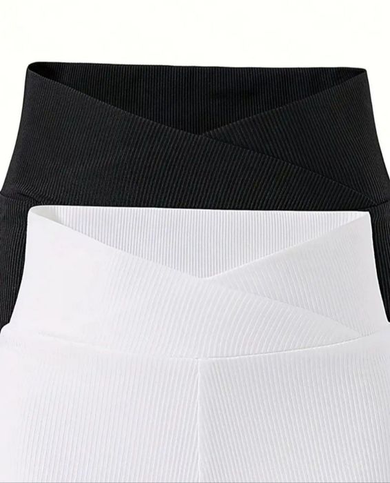 Детски клинчета за 9 години – бял и черен, нови