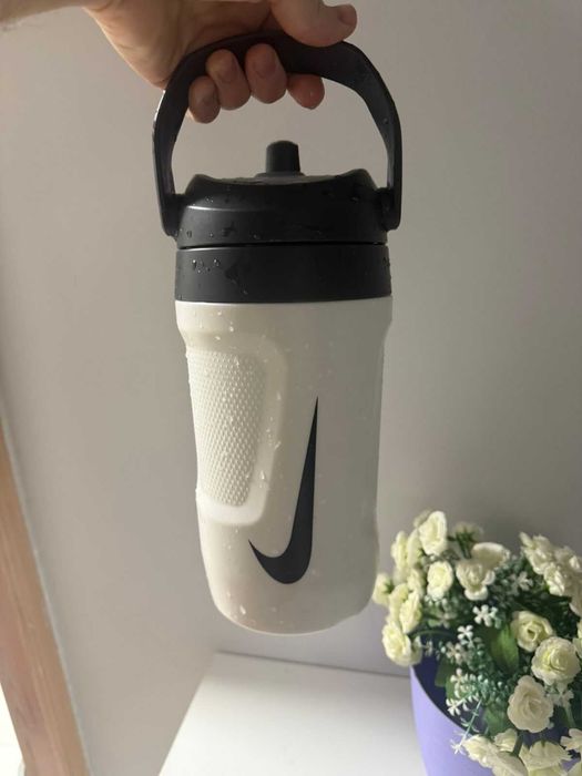 Бутылка воды Nike 2L