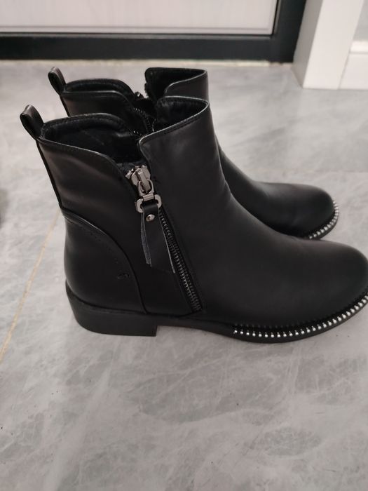 Новая  сапоги демисезон женская