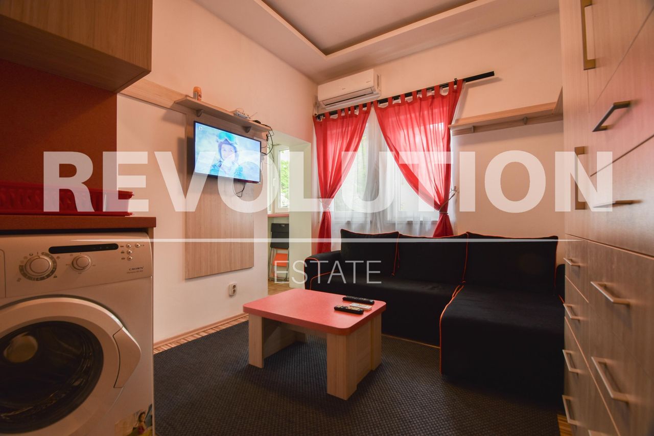 Дава се под наем Едностаен апартамент в София, Център - 20 кв.м за 400 € - Снимка #1