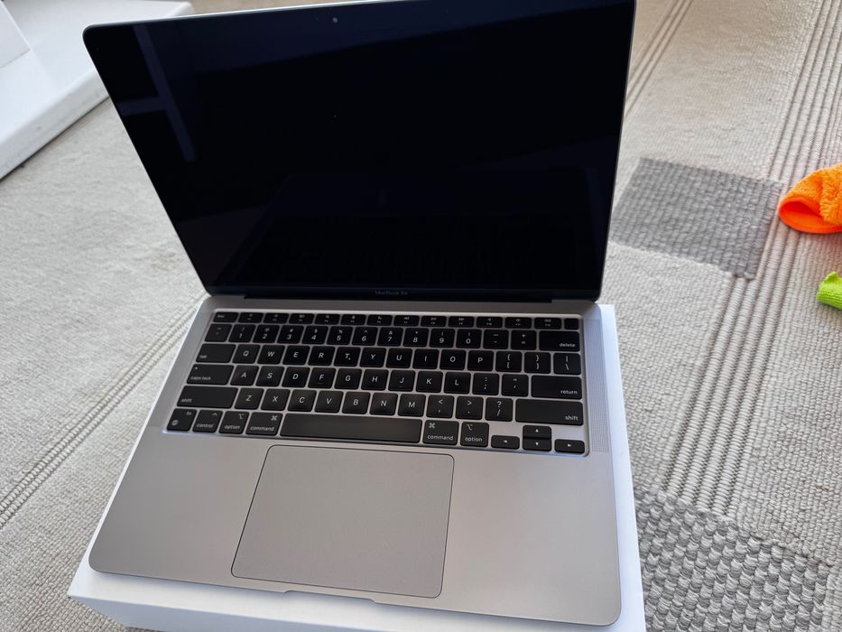 MacBookAir 13, 8GB, 256 GB SSD, M1