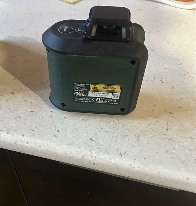 Нивелир Bosch със стойка