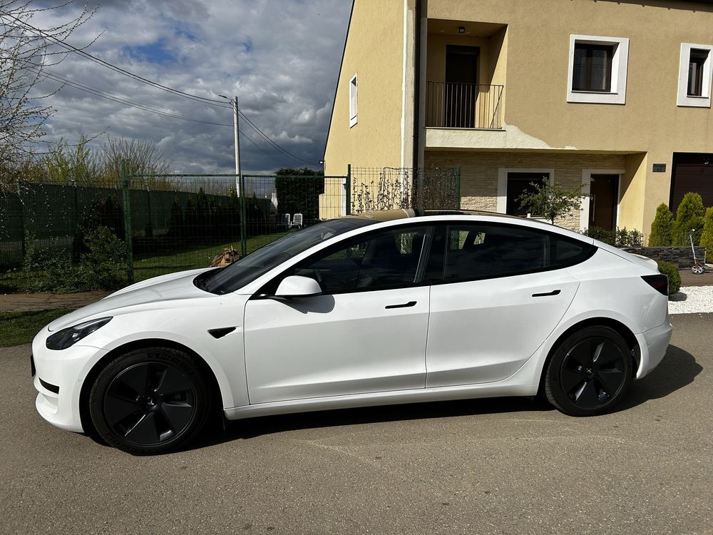 Tesla Model 3 Standard range plus