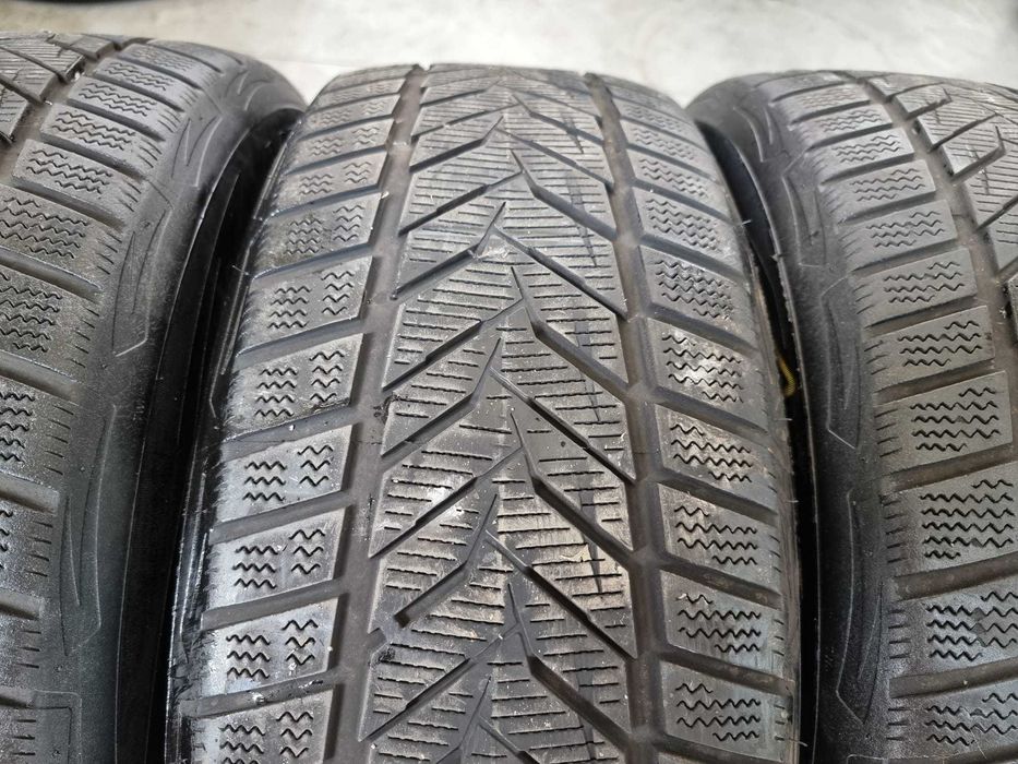 4 Anvelope IARNA 215.55.17 'Vredestein' ; stare buna