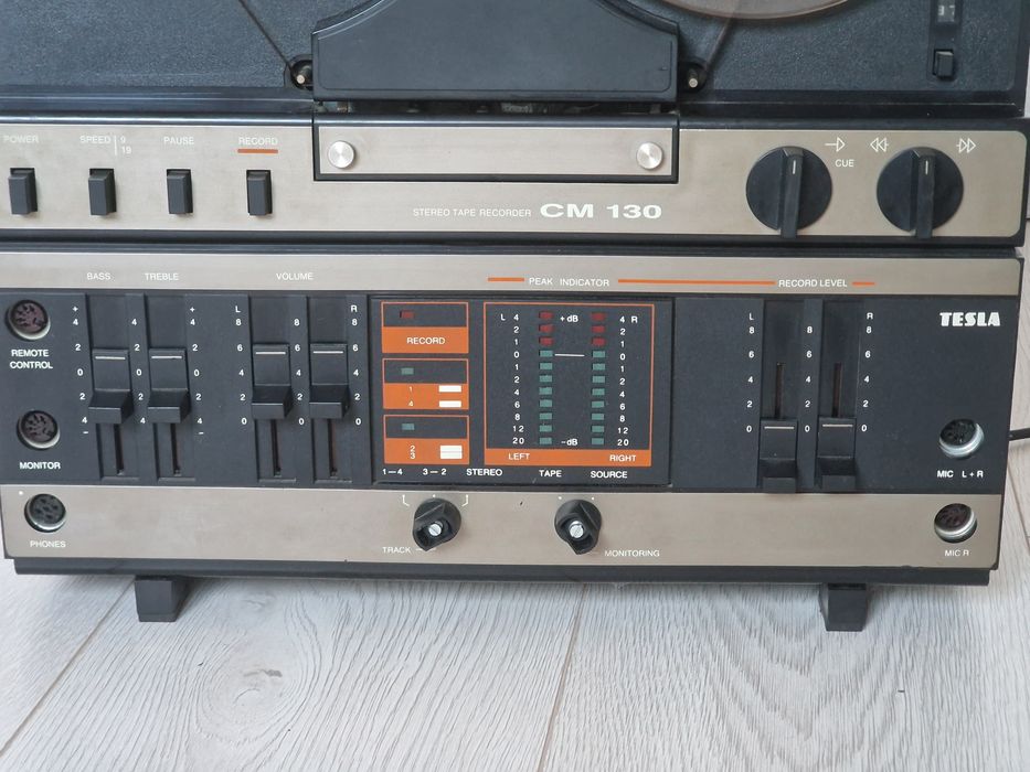 Magnetofon Tesla CM 130