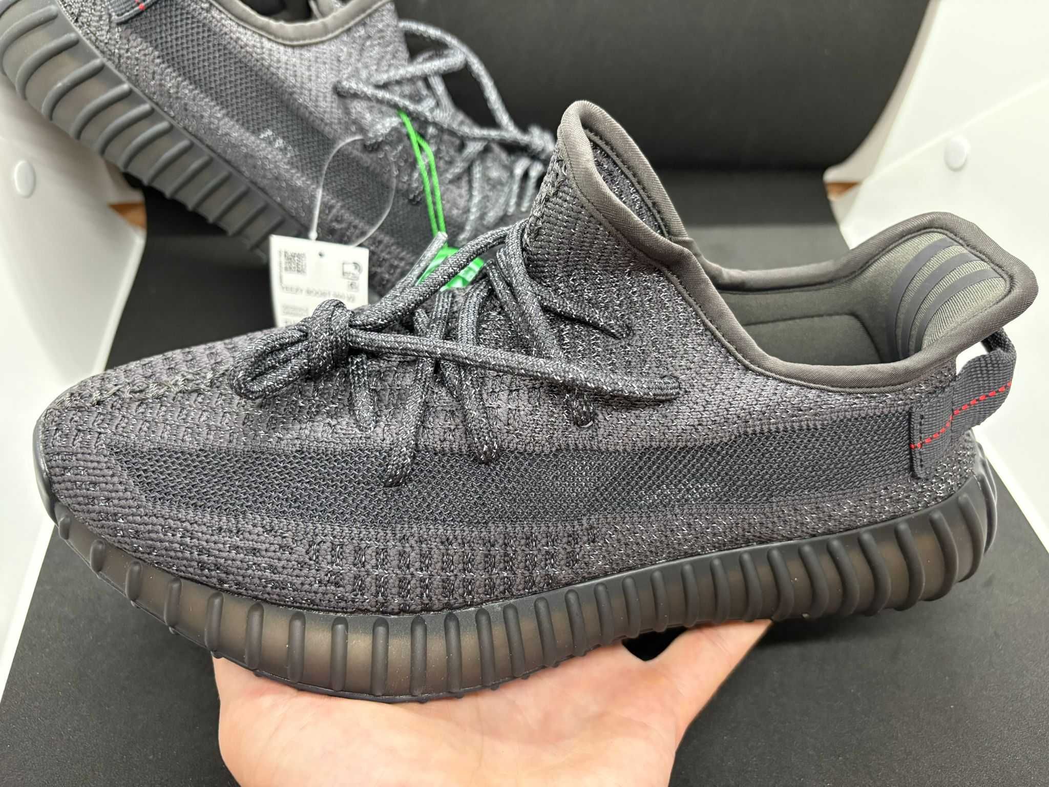 Yezzy Boost 350 V2 Black - Static sneakers