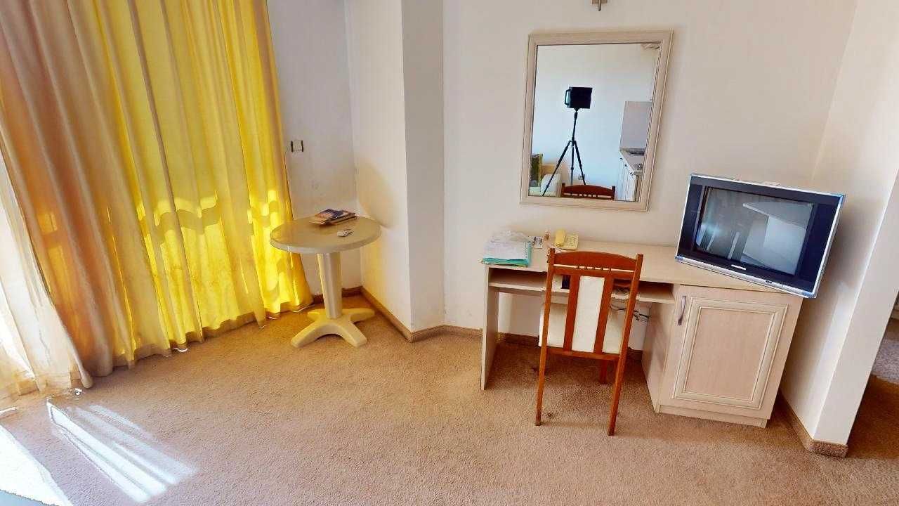 Продава се Двустаен апартамент в к.к. Слънчев бряг - 62 кв.м за 984 €/кв.м - Снимка #2