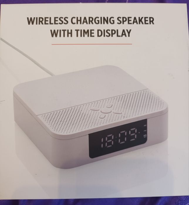 Boxă portabilă cu încărcător wireless și ceas