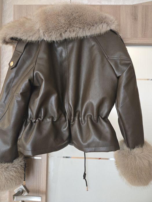 Късо кожено яке с пух Хита на сезона