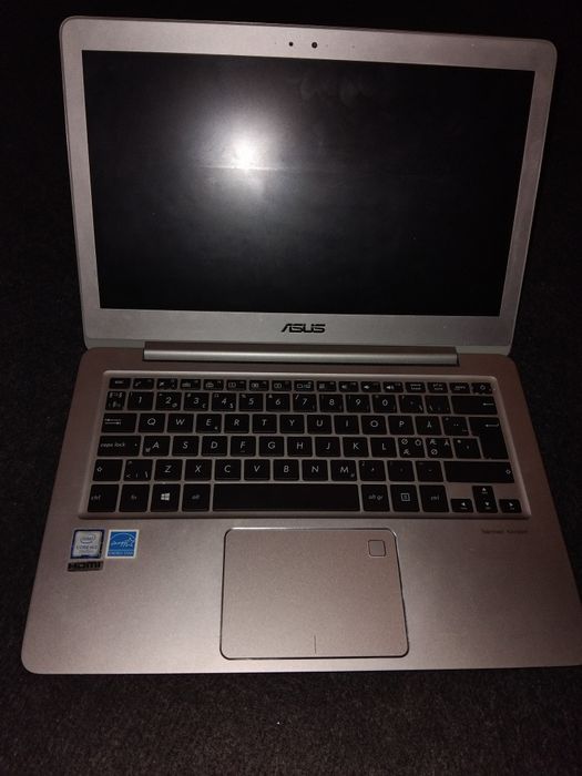 Asus ux330C 7th Gen intel core m3