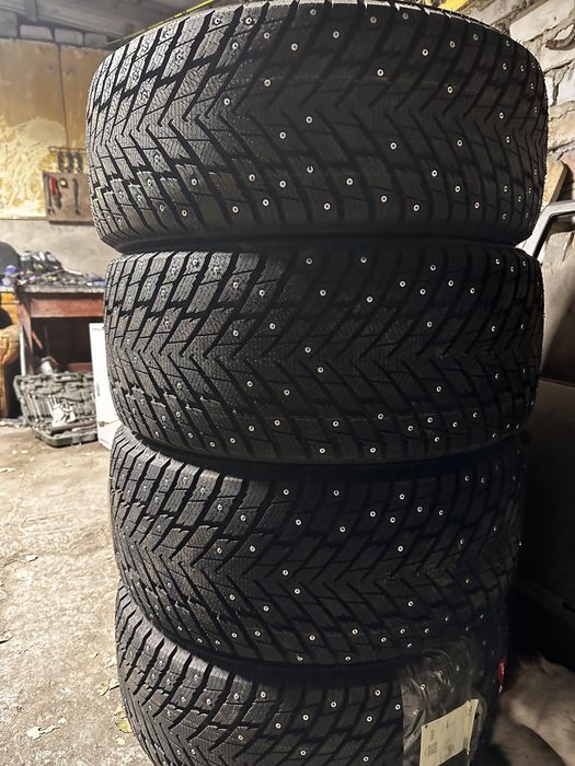 Продам новые шины r19