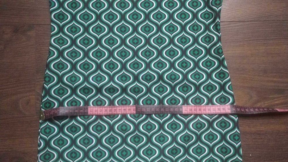 Къса дамска рокля по тялото с широки ръкави TRENDYOL