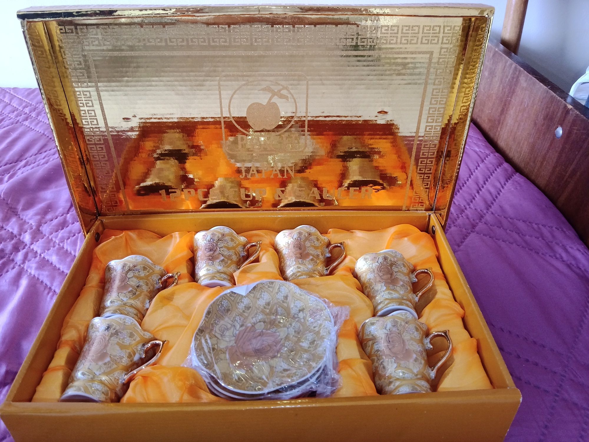 Сервиз за кафе .