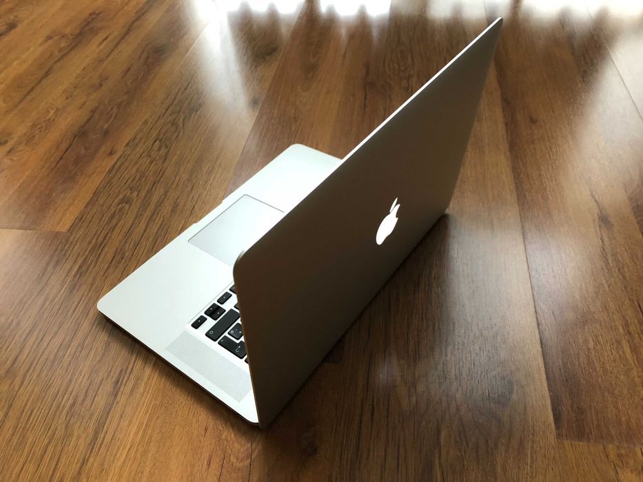 15.4 Retina Core i7 Apple MacBook Pro Mid 2015 16GB RAM/256GB SSD/Iris