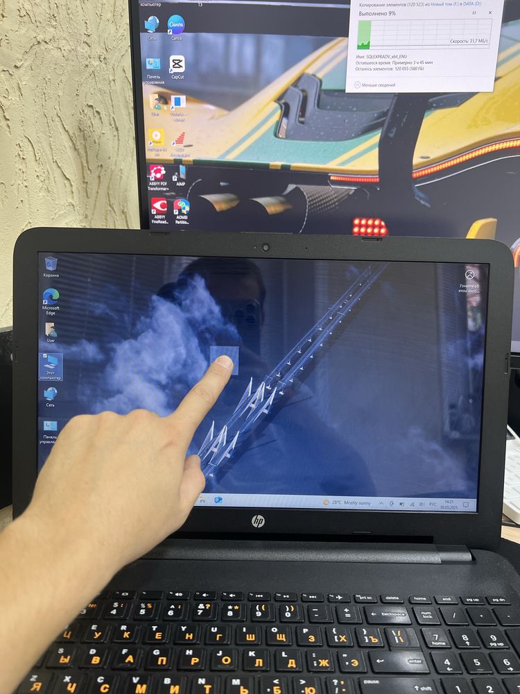HP 15/Sensor i5-6200/8/256gb ssd/intel