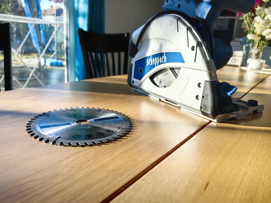 Ръчен потапящ циркуляр с водеща релса 1200W, 160мм, Scheppach PL55