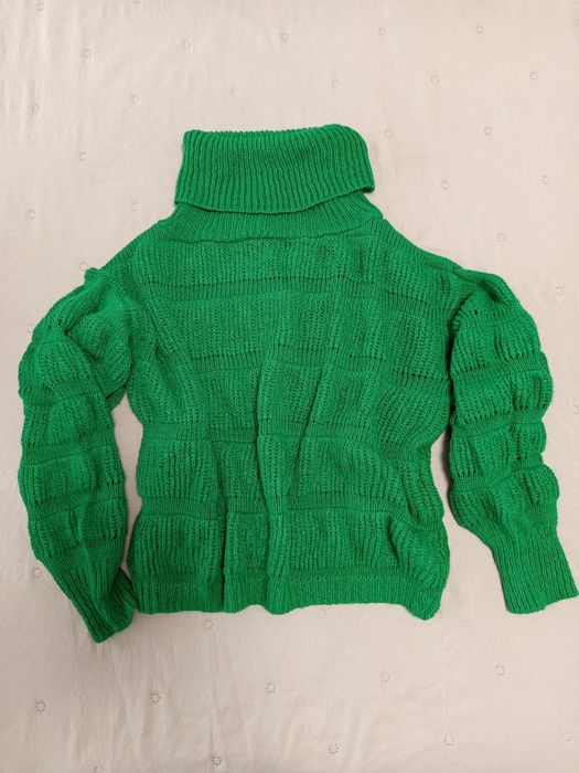 Дамски пуловер в зелено С/М размер