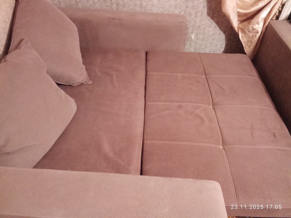 Продам диван  срочна