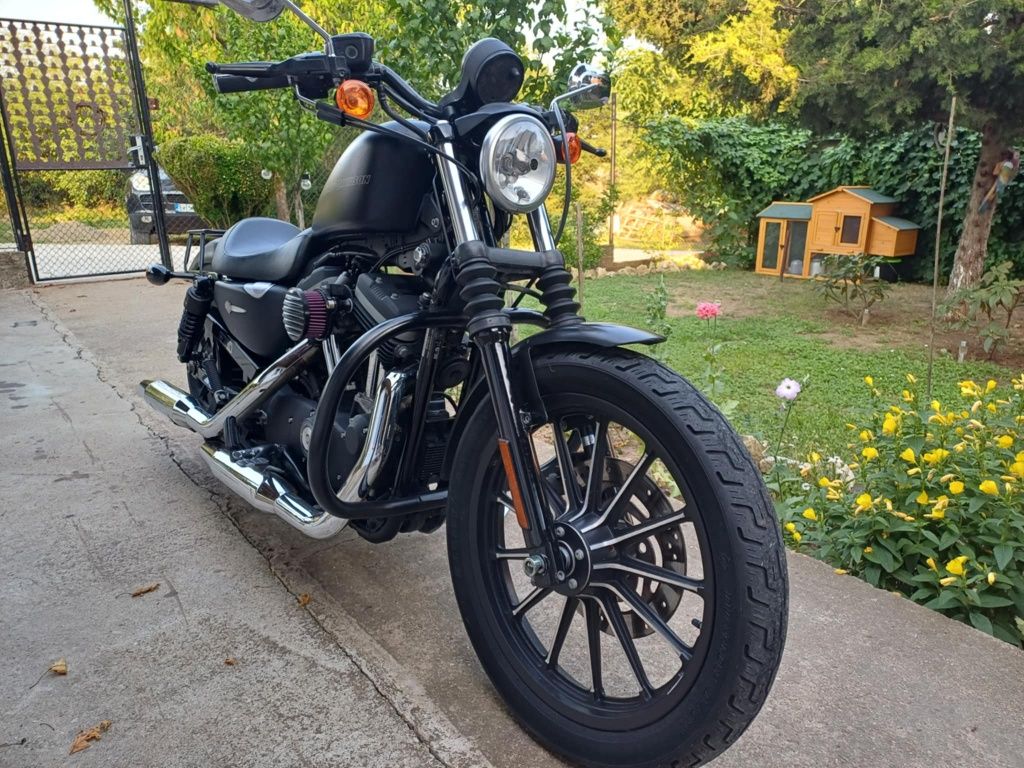 Harley-Davidson Sportster IRON 883