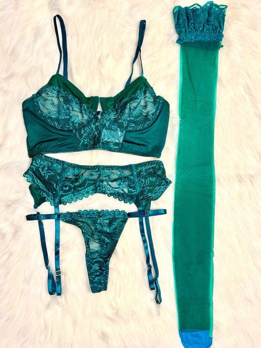 Set lenjerie intima shameless 149 lei L-XL