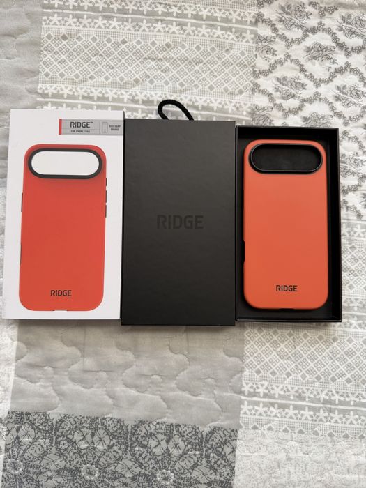 Продавам кейс за Iphone Air