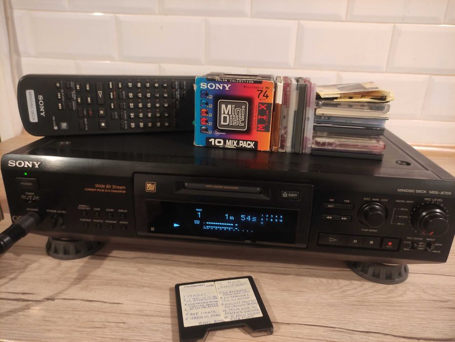 Minidisc Sony MDS-JE 700 QS+25 discuri !