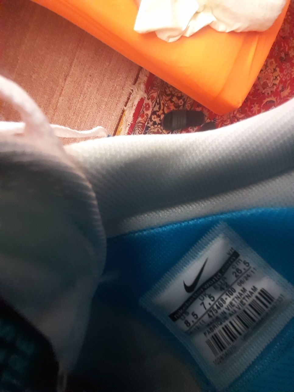 Nike ...41/42 made în Vietnam schimb cu  jocuri nintendoswich,xboxone