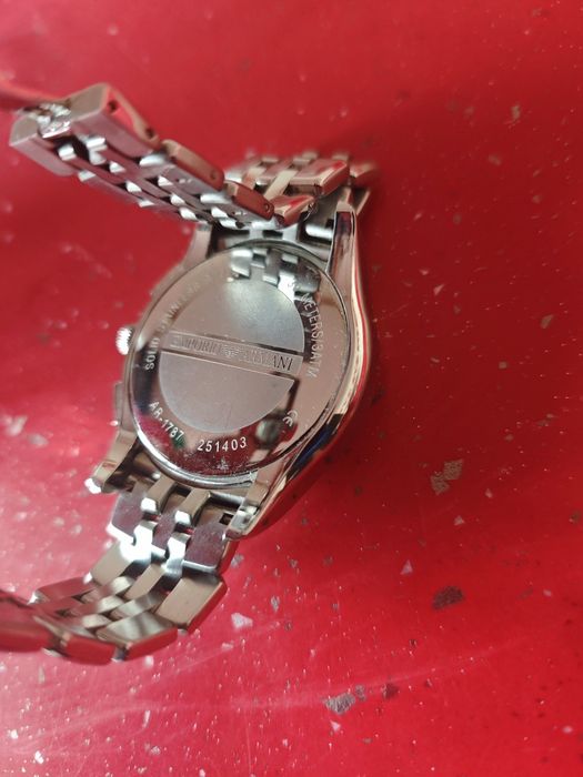 Vând ceas Emporio Armani bărbați, foarte puțin folosit