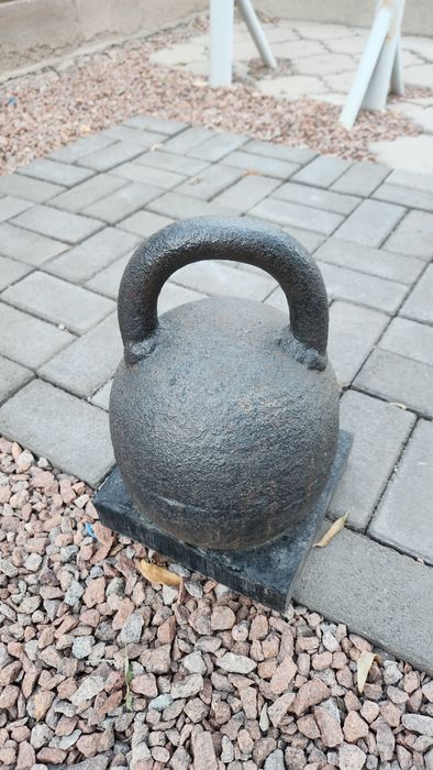 Продам гирю 32кг